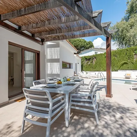With Pool In Golden Mile By Kura Homes Holiday home *